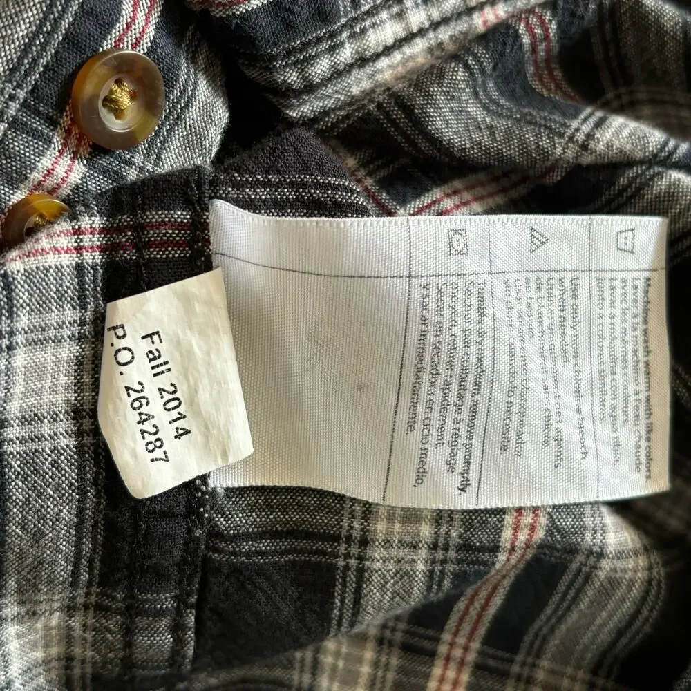 Carhartt Button‎ Down Shirt Top Men's Size Medium Long Sleeves Relaxed Fit Plaid